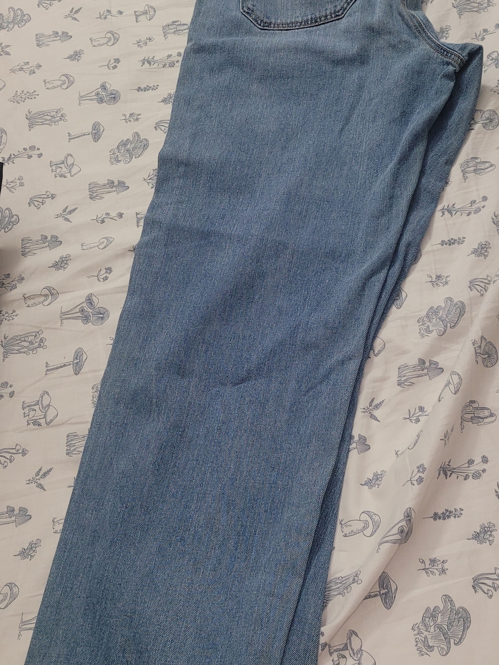 American Eagle Outfitters Light Blue High-Rise Paperbag Waist Jeans - Picture 2 of 5